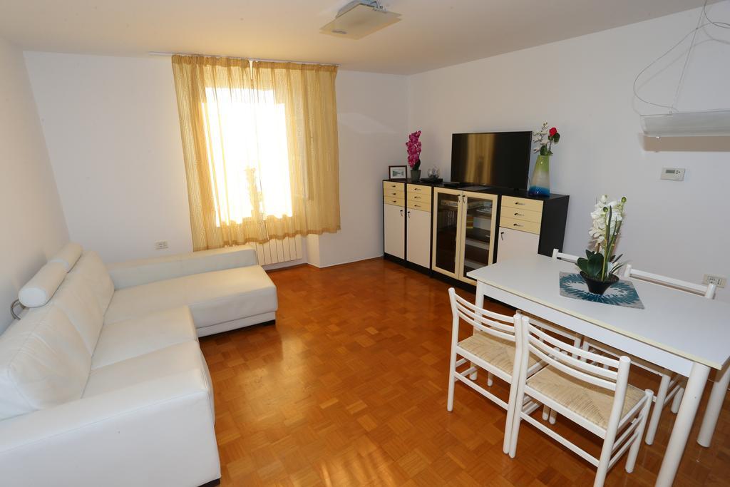 Allure Apartments Пиран Экстерьер фото